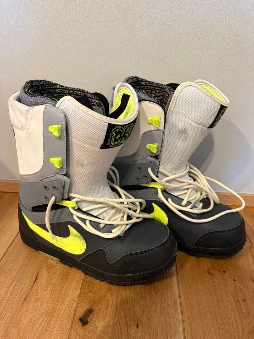 Nike スノーボードブーツ グラデーション/グレー/ホワイト/イエロー