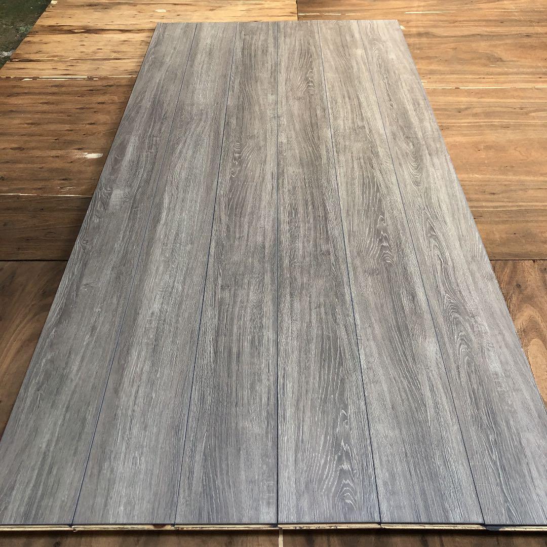 新品　フローリング