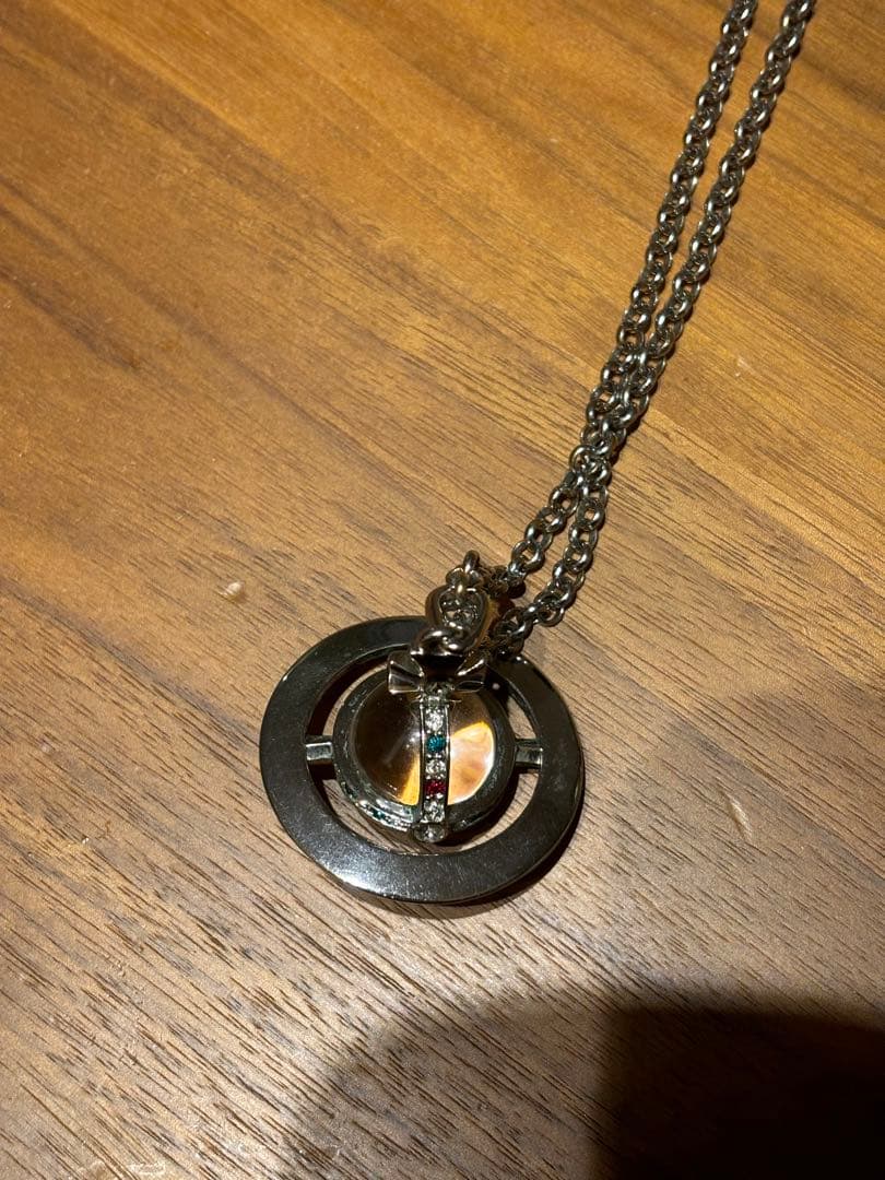 ヴィヴィアンネックレス