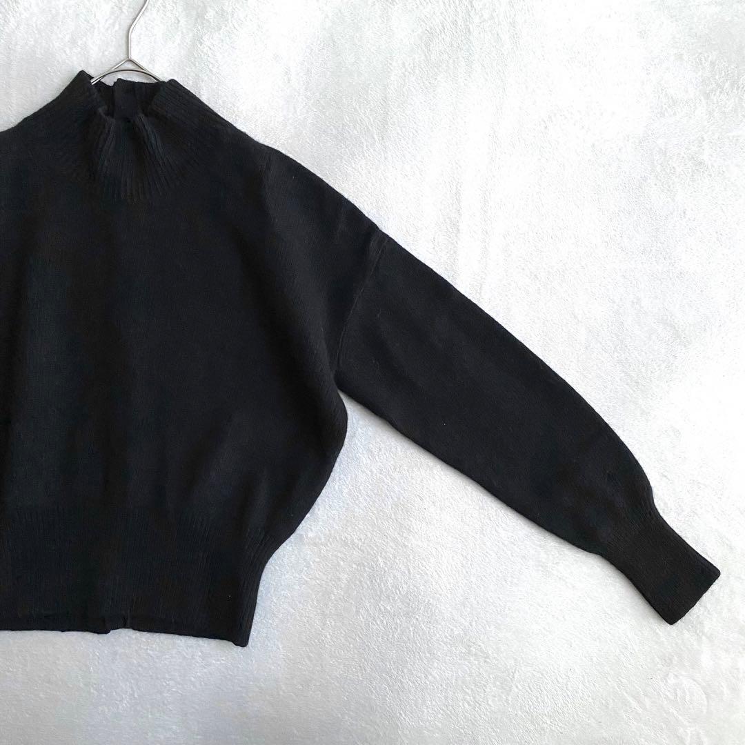 【美品✨】martinique カシミヤ混　バックボタン　ニット　ハイネック　黒