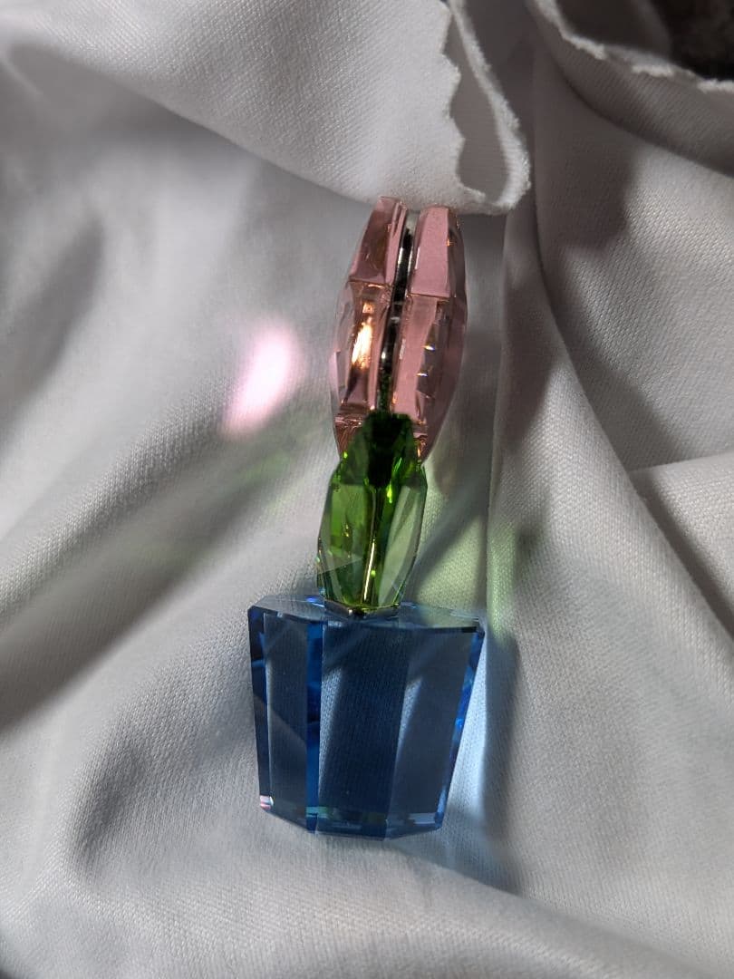 スワロフスキー　Happy flowers　ミディアム　花　超美品　箱有り 犬付