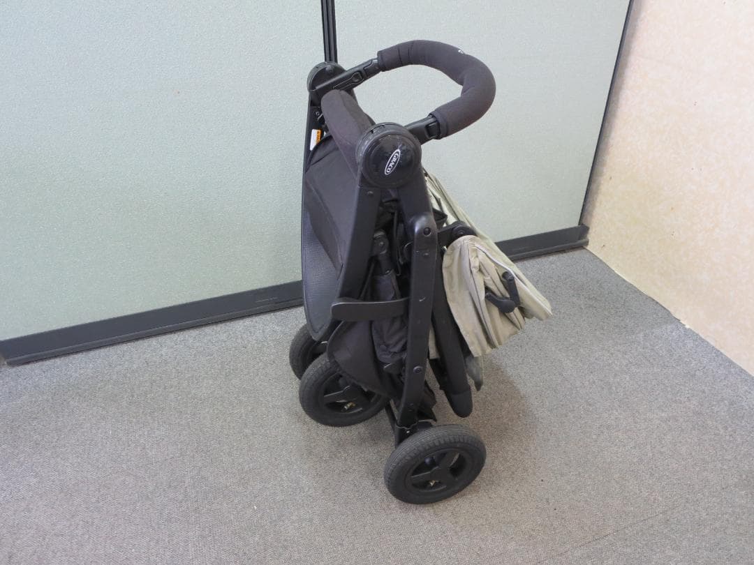 GRACOグレコ　ベビーカーシティトレック GB　3輪ベビーカー