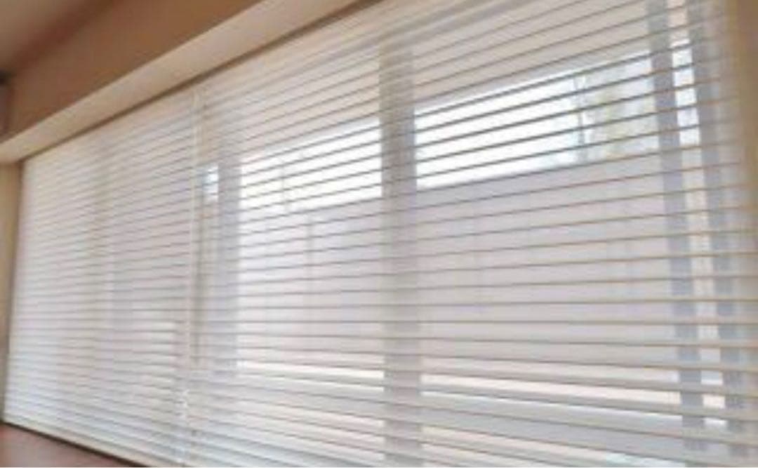 ハナリ　調光ロールカーテン　ブラインド