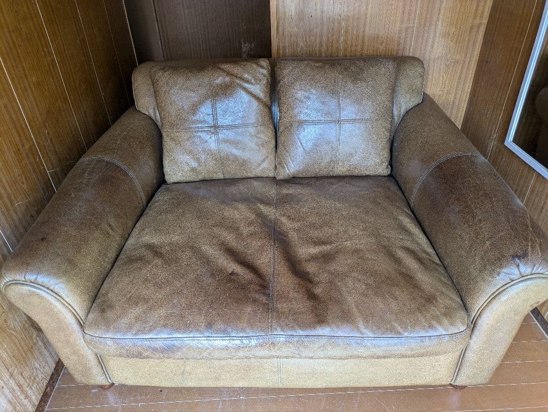 アスプルンド　ハロソファ1.5P　ギル総本革