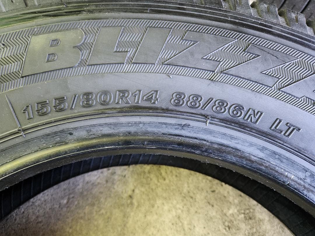 送料込☆2022年製 ブリヂストンタイヤ 155/80R14 LT日本製☆4本