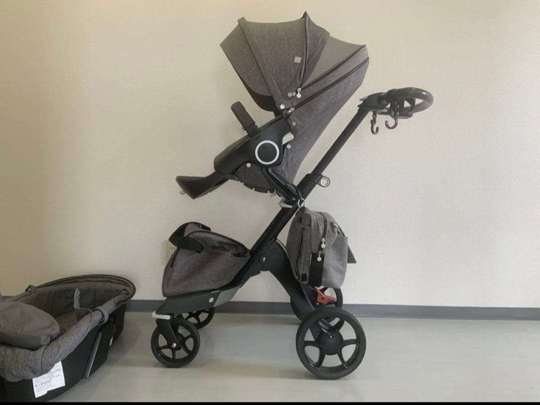 ストッケエクスプローリー　ベビーカー　チャイルドシート　キャリーコット　グレー