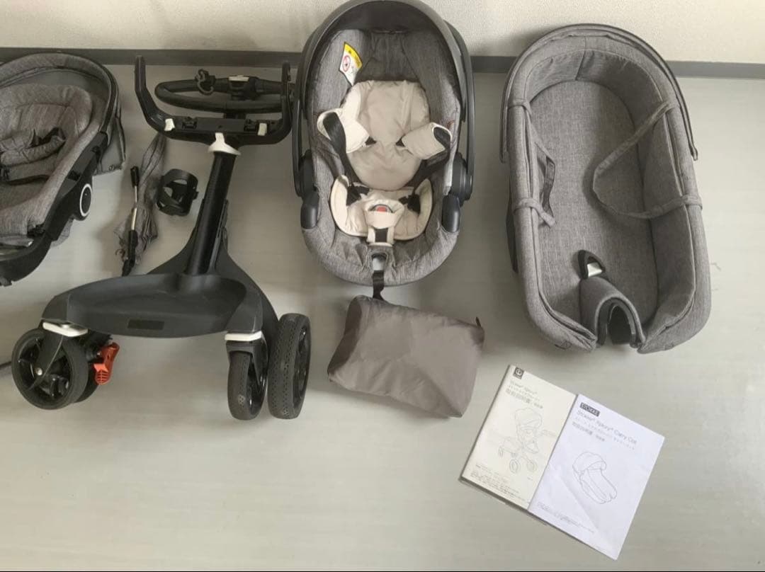ストッケエクスプローリー　ベビーカー　チャイルドシート　キャリーコット　グレー