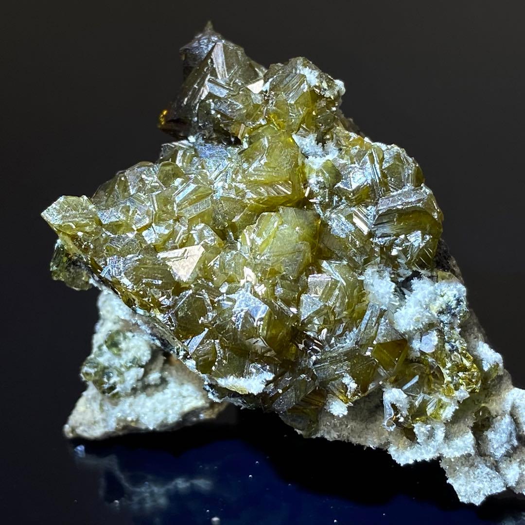 スファレライト　閃亜鉛鉱　オリーブカラー　鉱物標本　原石鉱石　天然石　ストーン