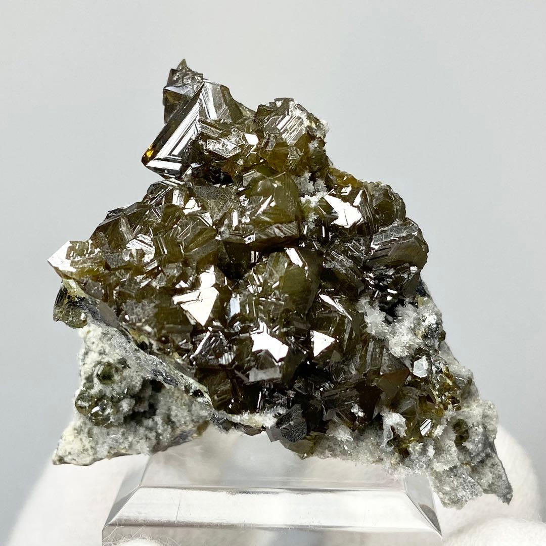 スファレライト　閃亜鉛鉱　オリーブカラー　鉱物標本　原石鉱石　天然石　ストーン