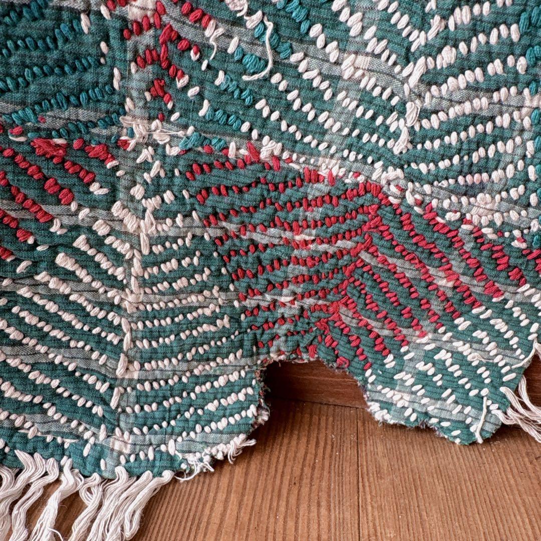 未使用＊訳アリ　ヴィンテージラリーキルト　グリーントライアングル　マルチカバー