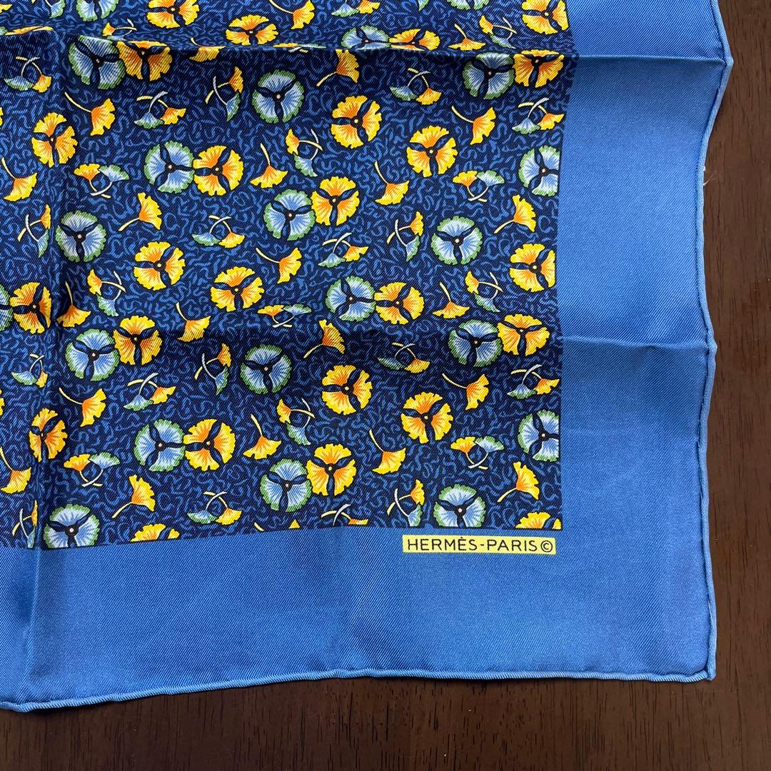 美品　エルメス　ネクタイ、カレ40 紺　花柄　結婚式