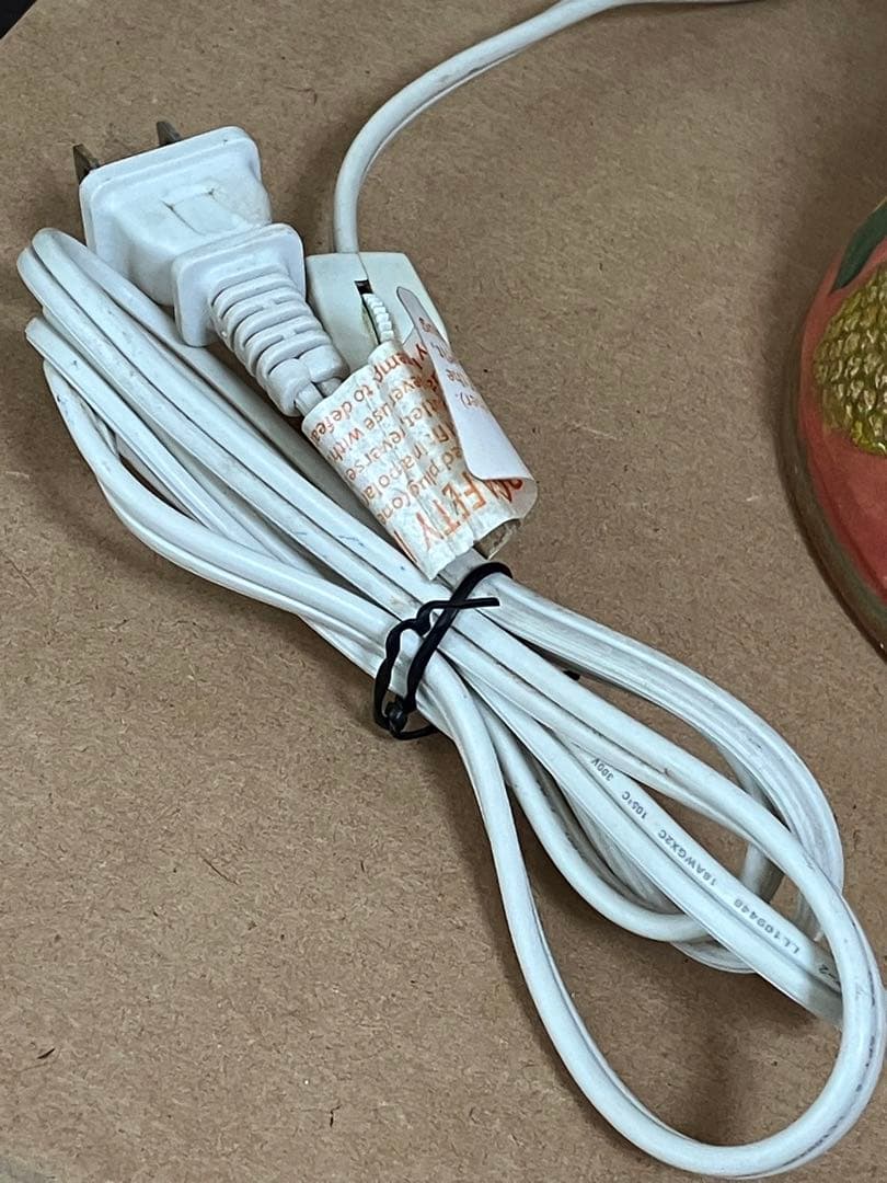 フラダンス女性像のランプ