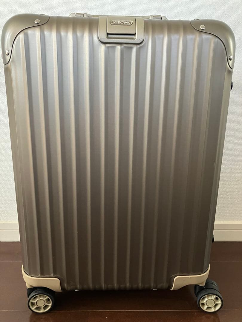 RIMOWA TOPAS TITANIUM　30L　4輪