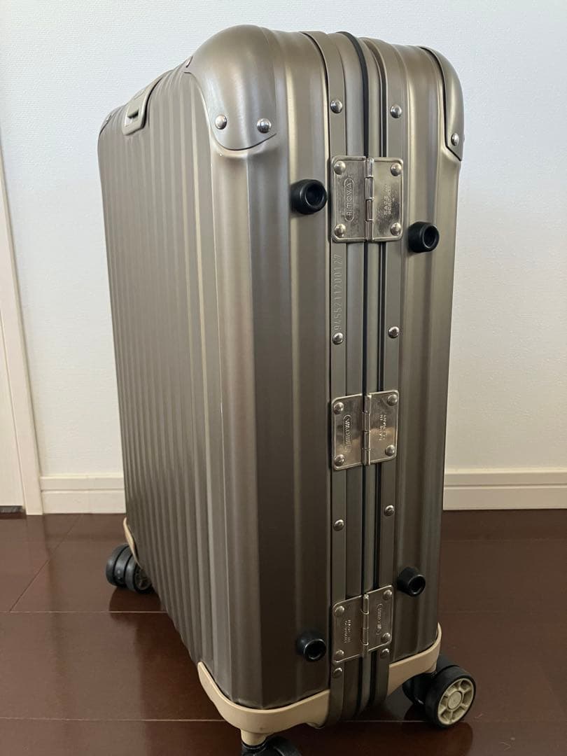 RIMOWA TOPAS TITANIUM　30L　4輪