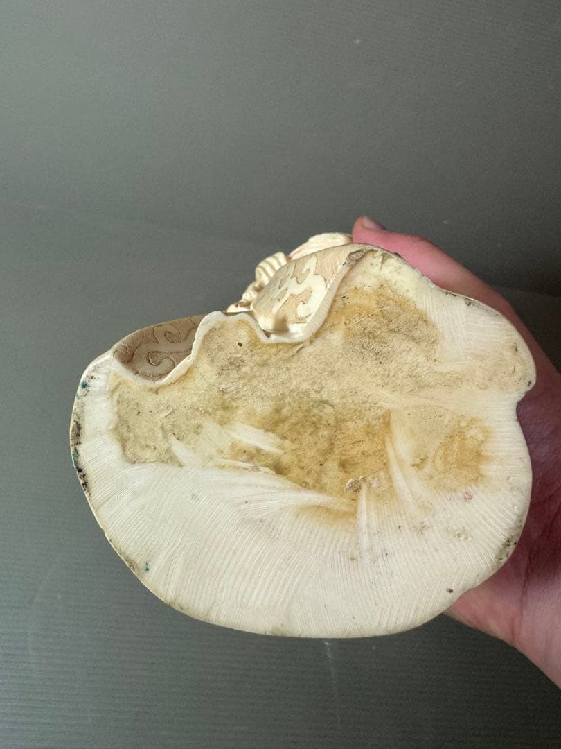 2920 古美術品　細密彫刻女性像　置物　細密細工　骨董