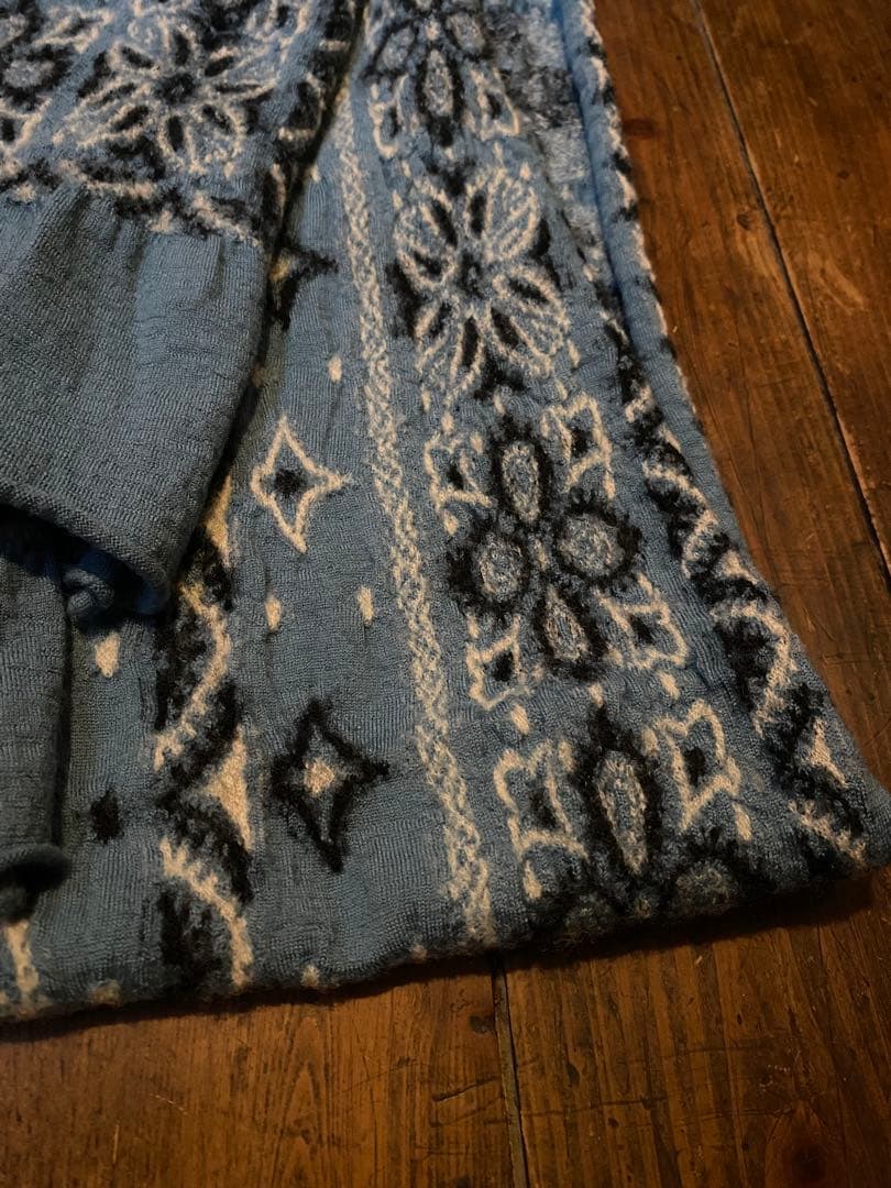 KAPITALウール 縮絨 バンダナ柄マフラー 大判ストール 水色