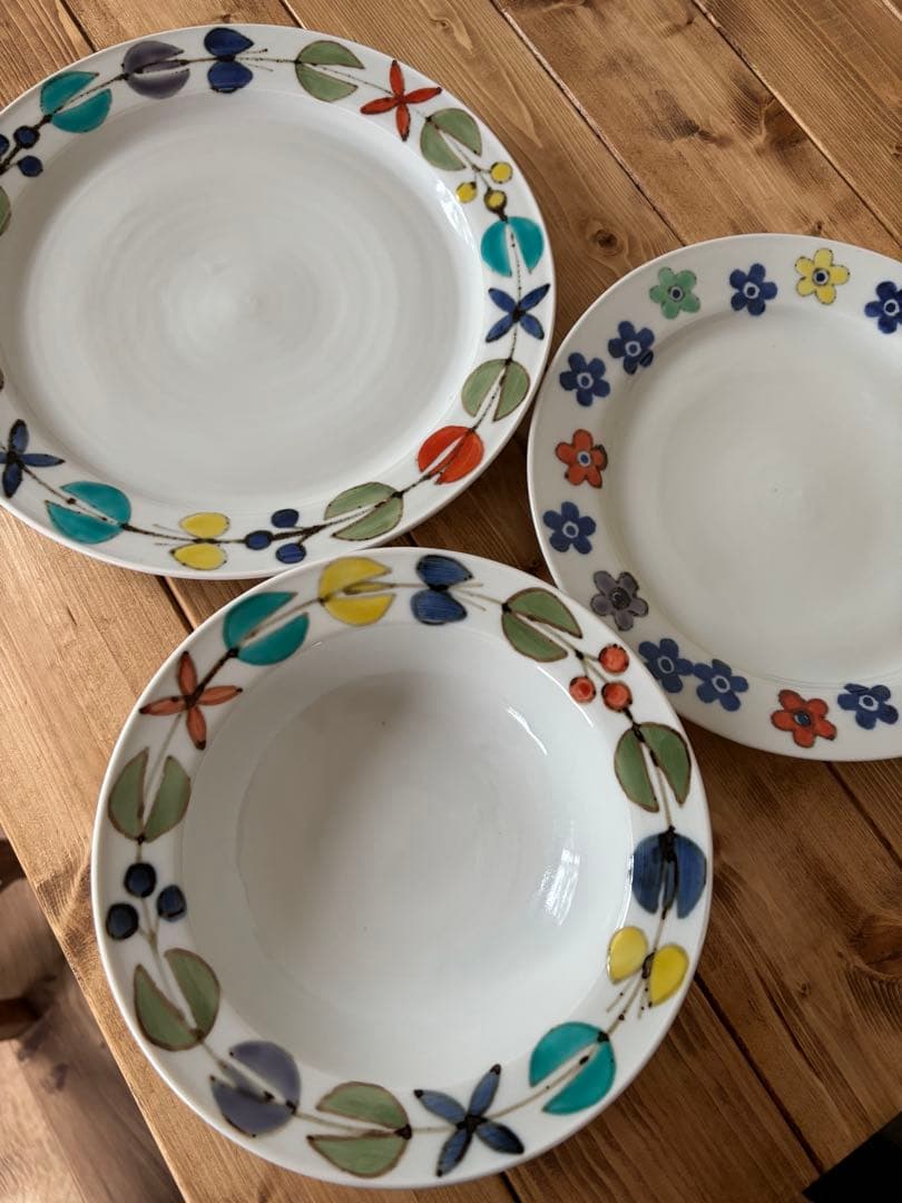 徳永優心 九谷青窯 九谷焼き プレート 皿 3枚セット 色絵花つなぎ