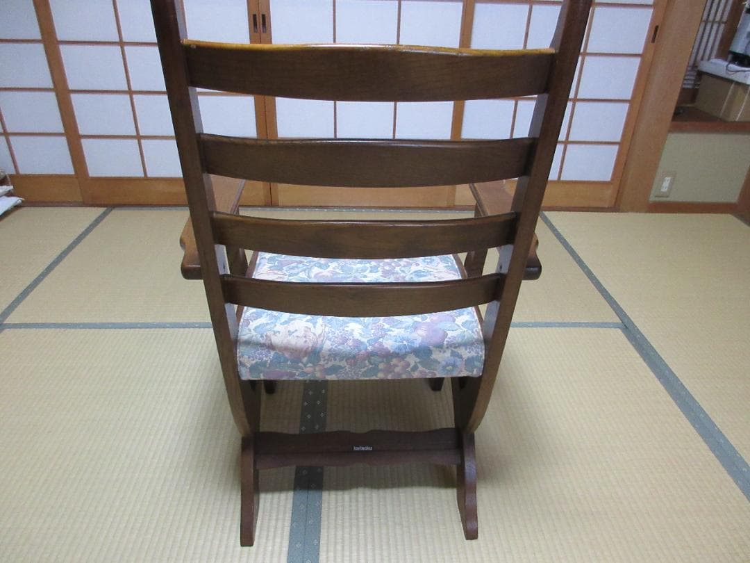 カリモク　椅子