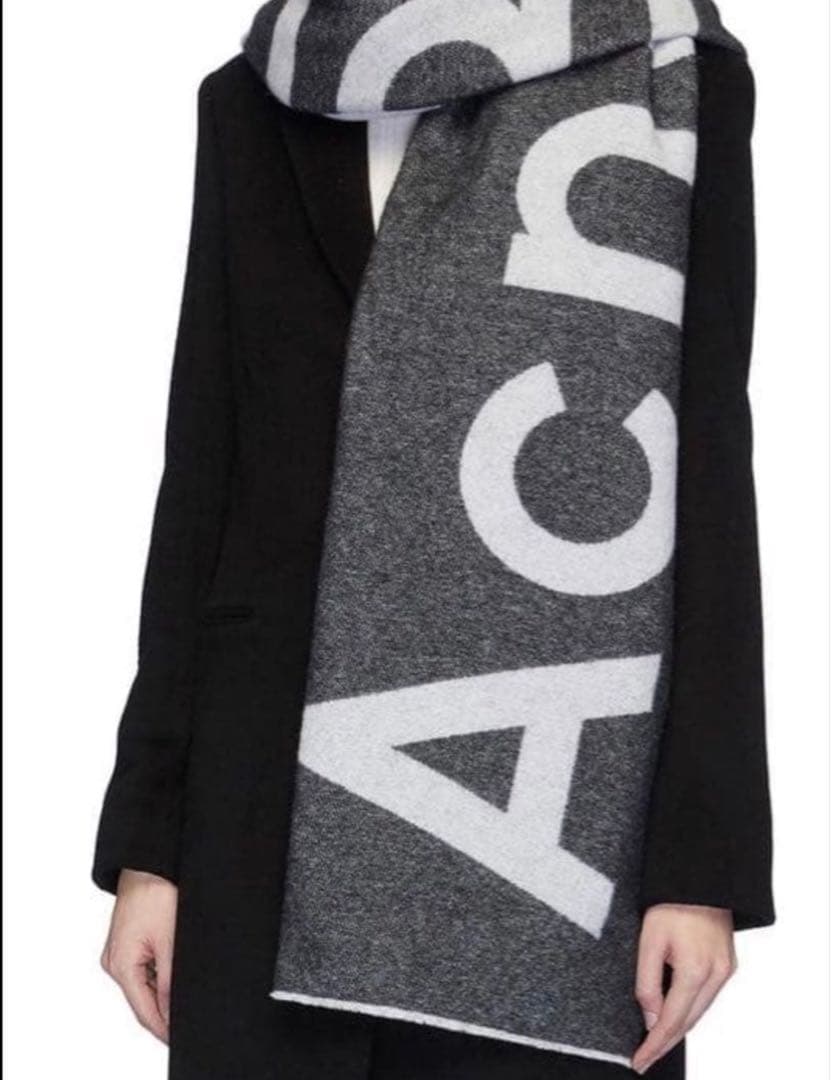 Acne Studios ロゴ入りマフラー　大判