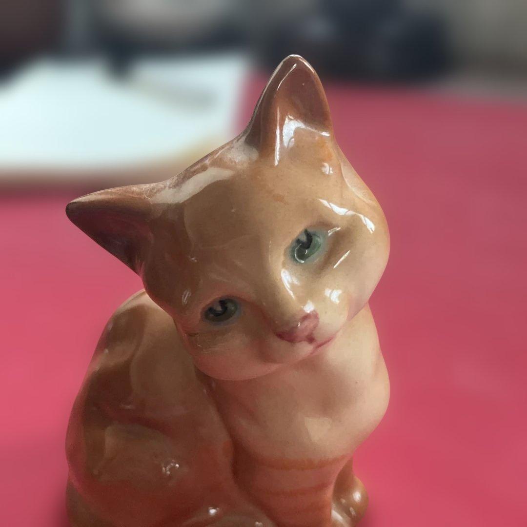 英国ビンテージ ロイヤルドルトンの上品な猫