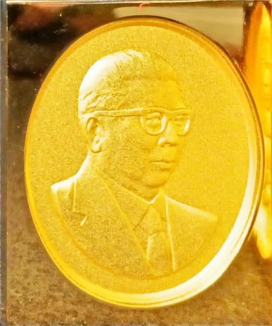 コリス真如苑 伊東真乗作 真如教主 三霊尊 レリーフ