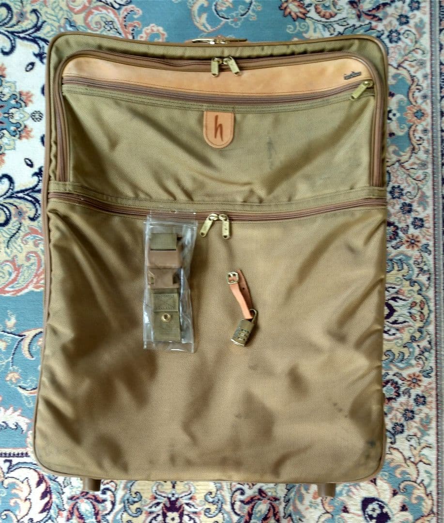 大容量Ｈartmanハートマンキャリーケース