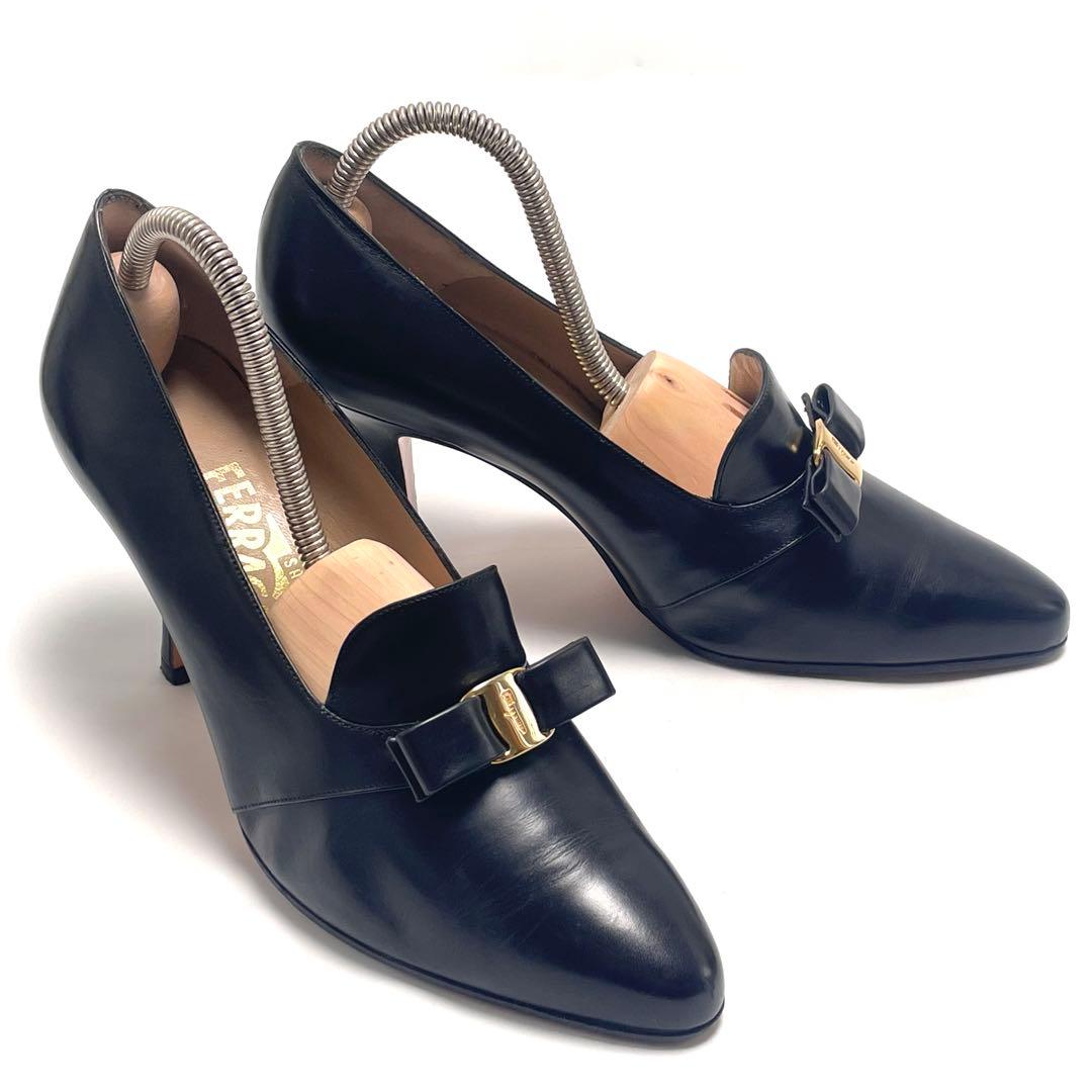 Ferragamo ヴァラリボン カーフレザー ポインテッドトゥ パンプス