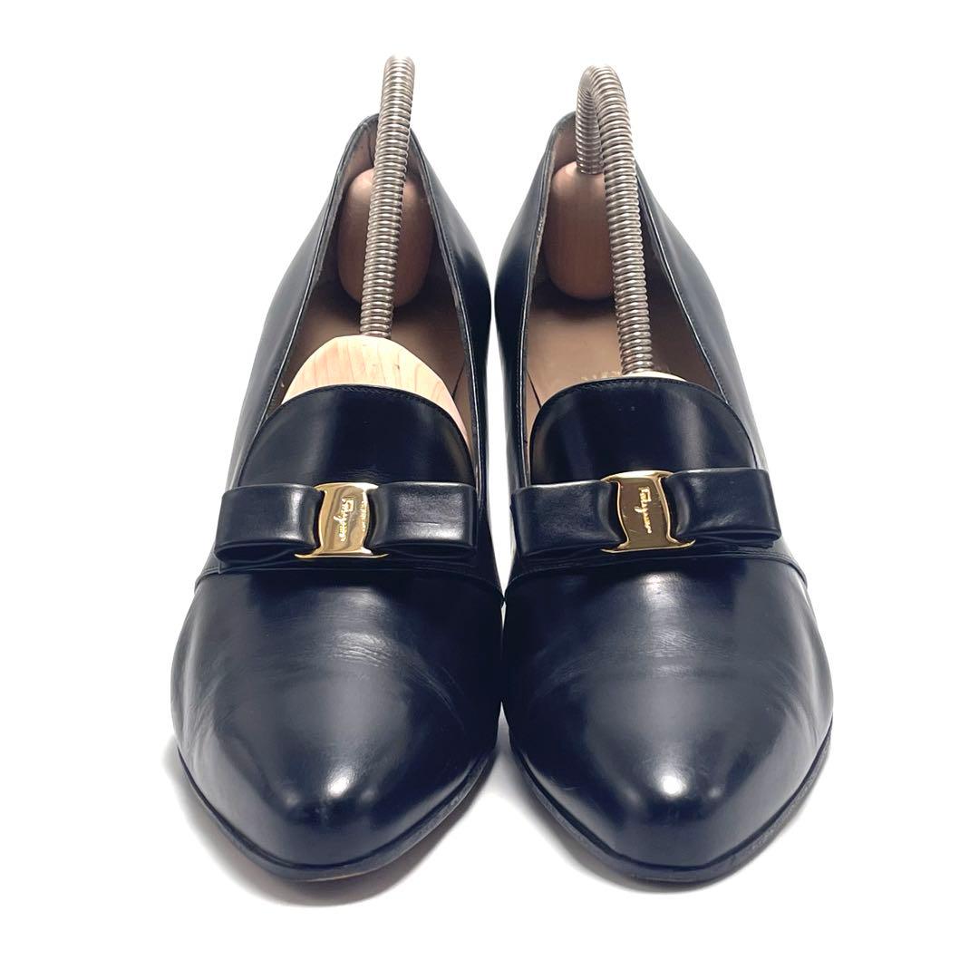 Ferragamo ヴァラリボン カーフレザー ポインテッドトゥ パンプス