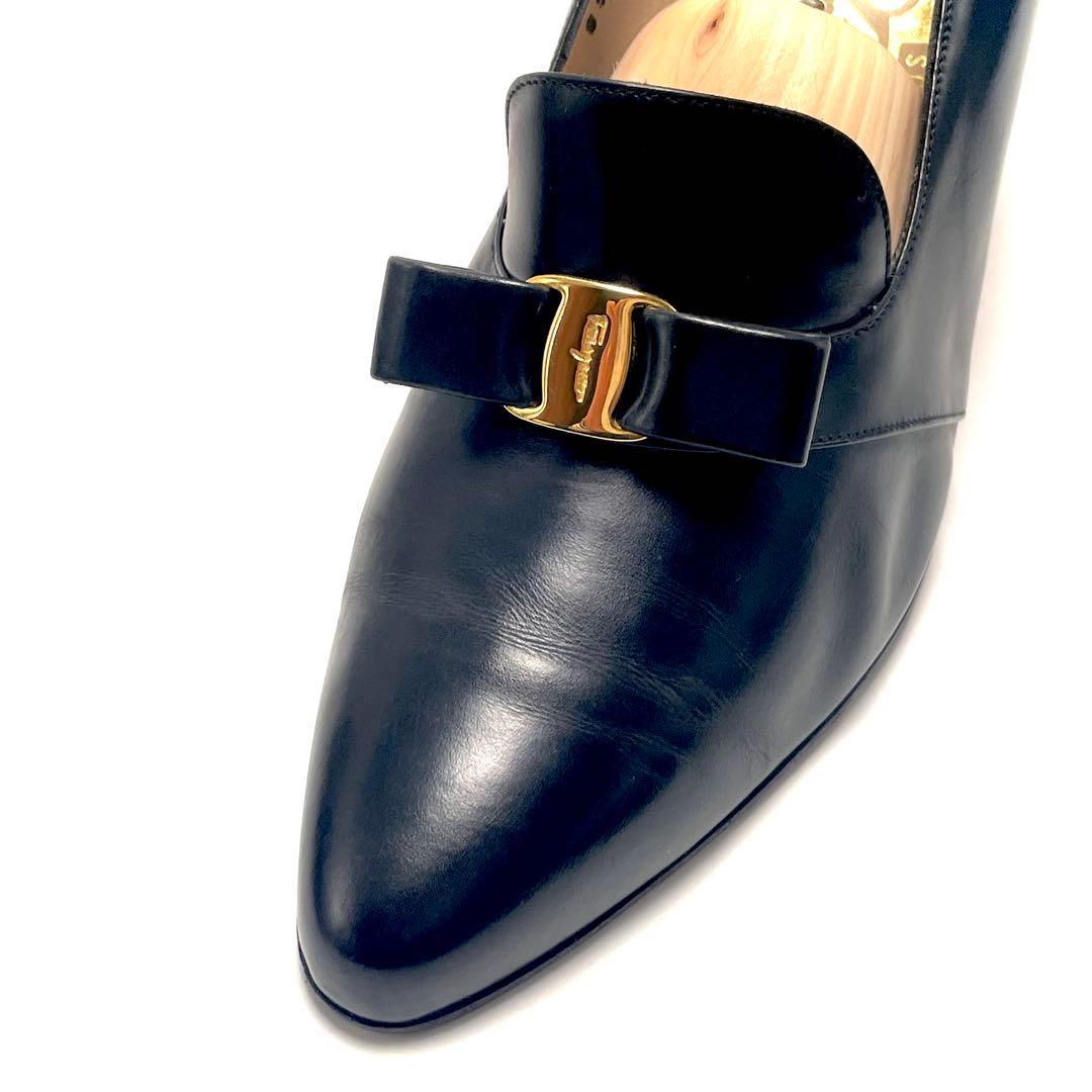 Ferragamo ヴァラリボン カーフレザー ポインテッドトゥ パンプス