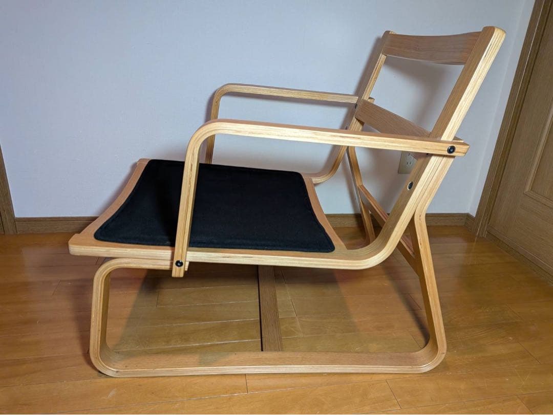 ■送料込■無印 リビングでもダイニングでもつかえるソファチェア アームイス紺色