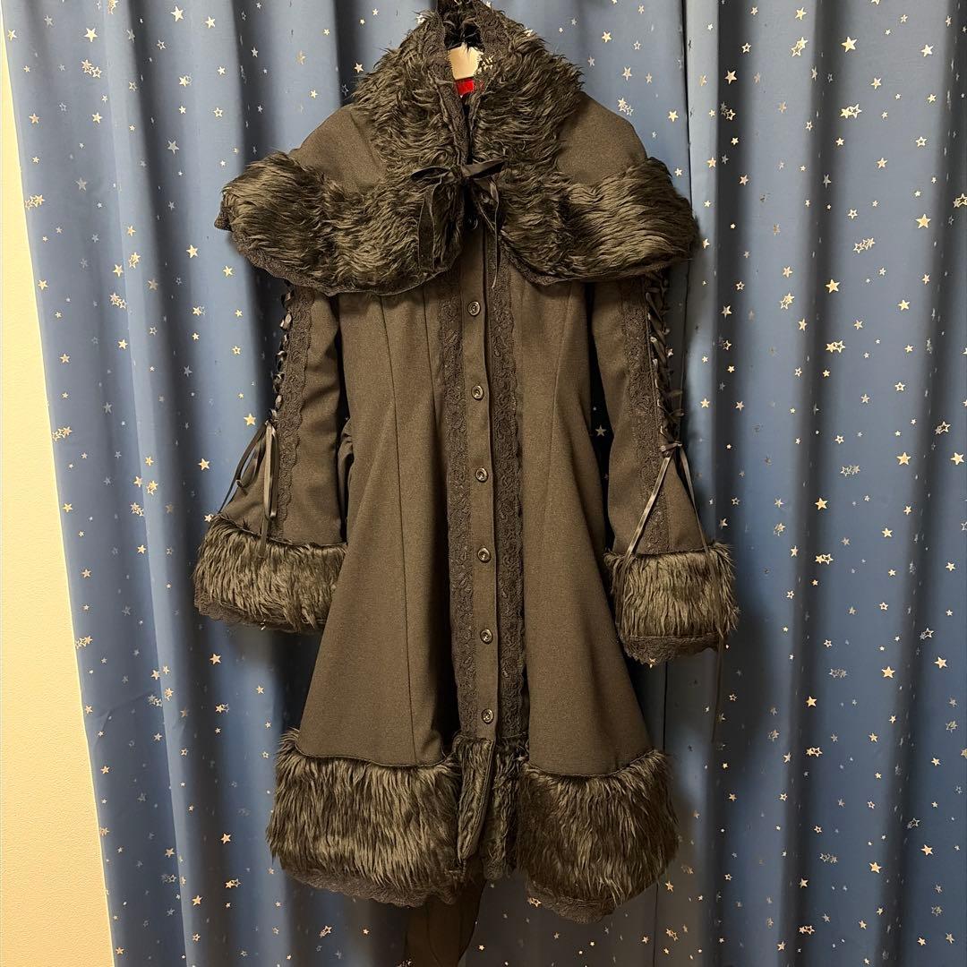 marble ファーケープ付き袖編みあげバッスルコート　未使用