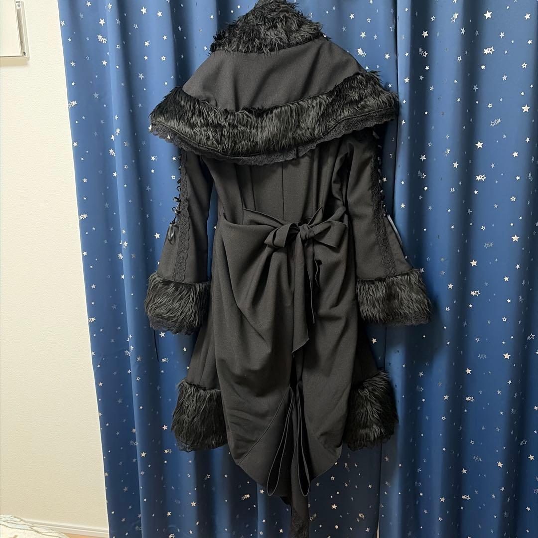 marble ファーケープ付き袖編みあげバッスルコート　未使用