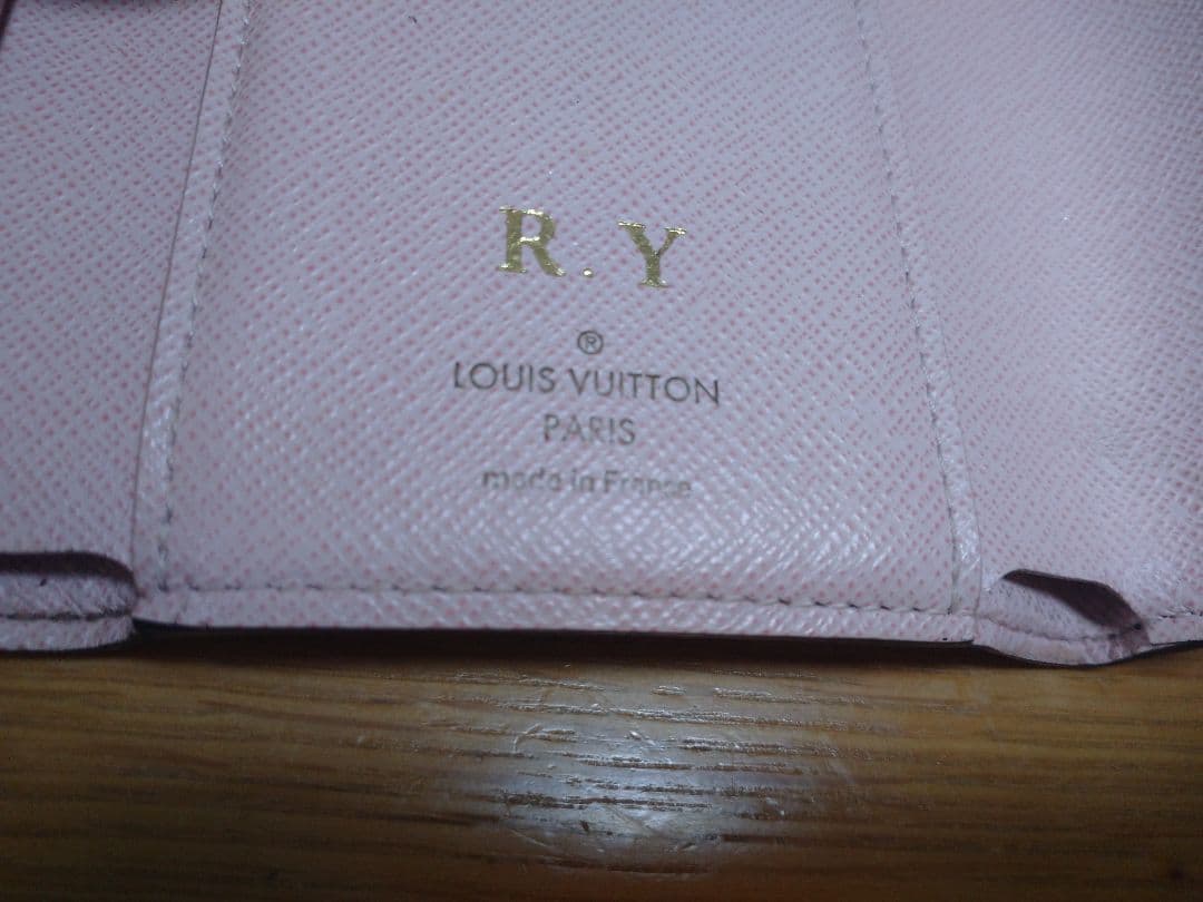 LOUIS VUITTON 三つ折り財布 イニシャル入り 少々難あり