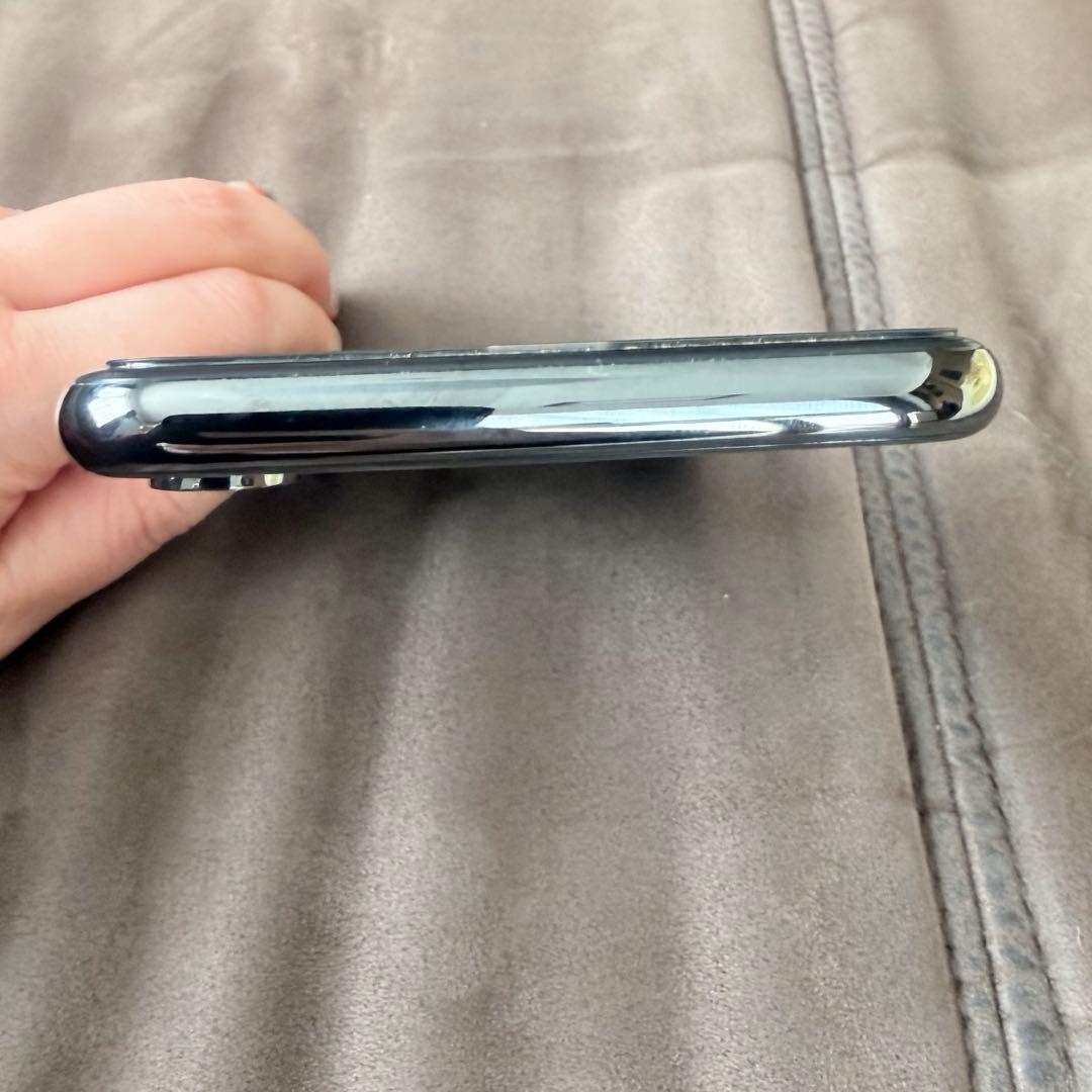 iPhone X 256GB au SIMロックありバッテリー77%フィルム貼付