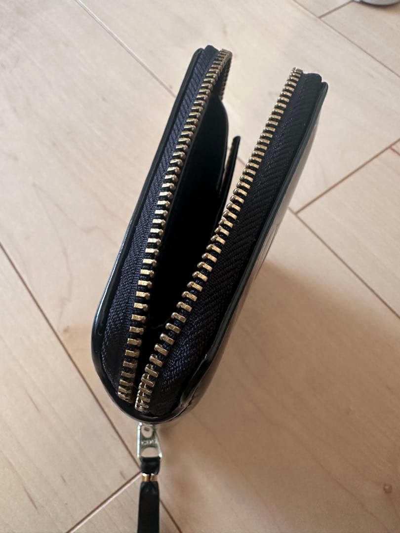 【極美品】Wallet COMME des GARCONSドットエンボス二つ折り