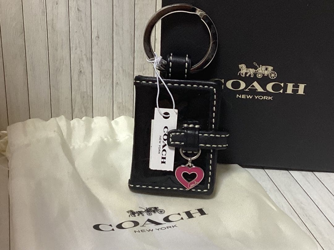 未使用保存袋タグ付きコーチCOACH エナメル仕上げ キーホルダー本物