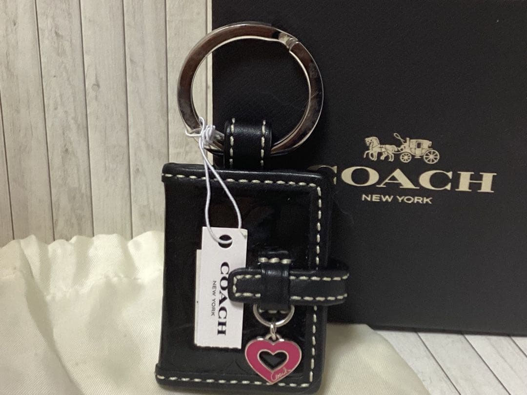 未使用保存袋タグ付きコーチCOACH エナメル仕上げ キーホルダー本物