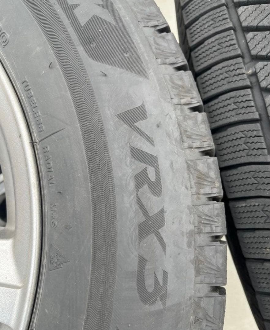 ブリヂストン　スタッドレスタイヤ　ホイール付き　VRX3 225/65R17