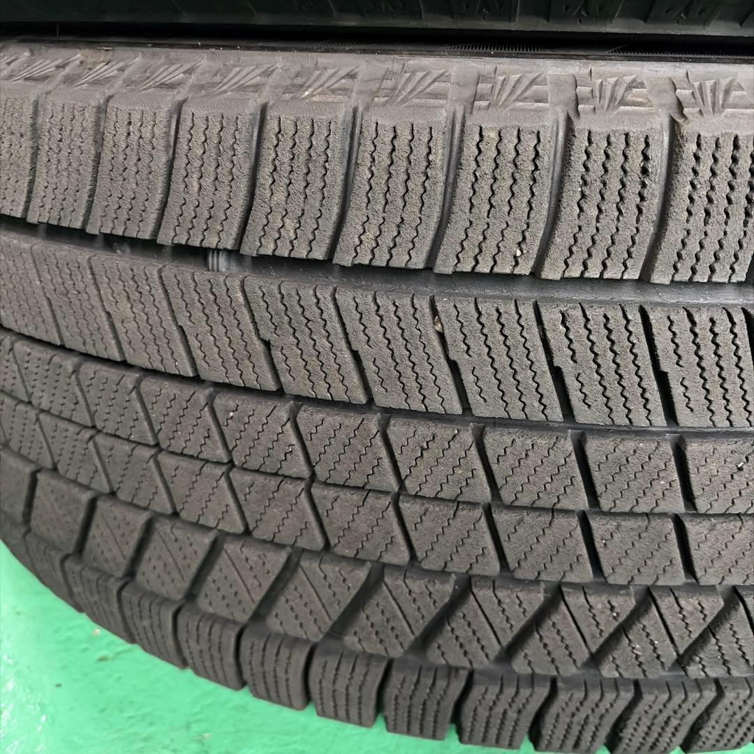 BLIZZAK VRX3 スタッドレスタイヤ 225/55R17