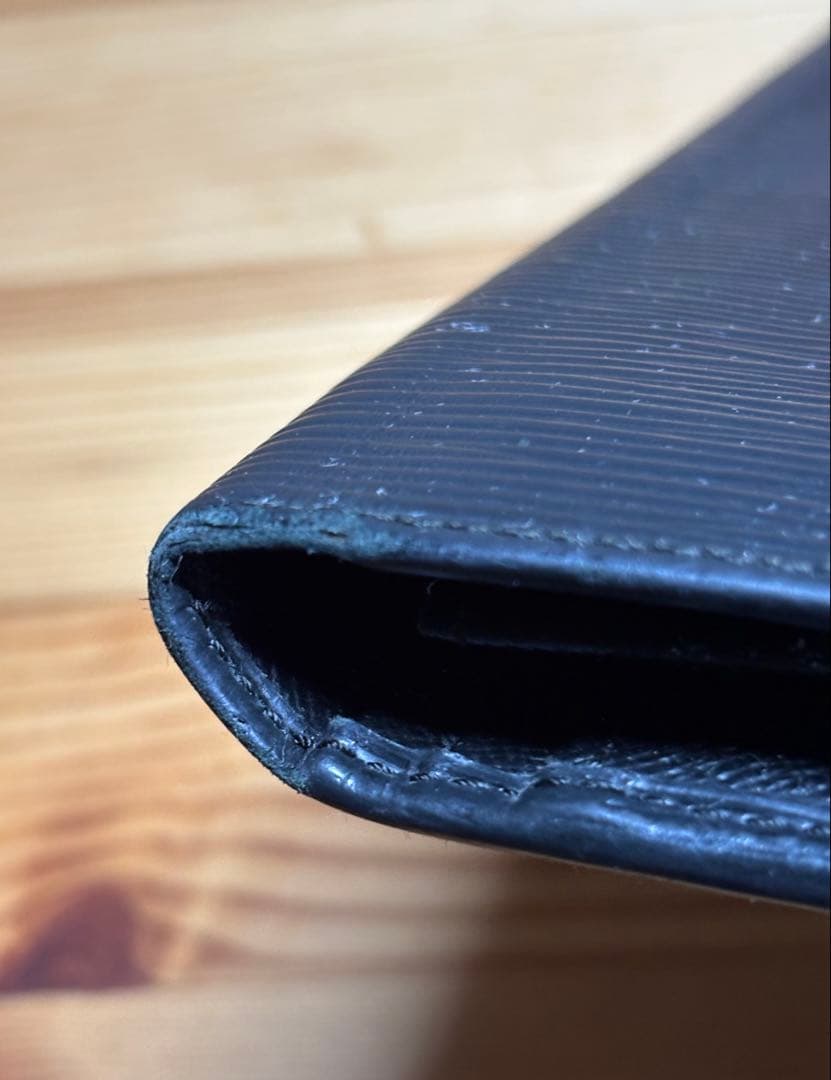 ルイヴィトン エピ ポルトフォイユ・ブラザ ノワール ブラック　長財布