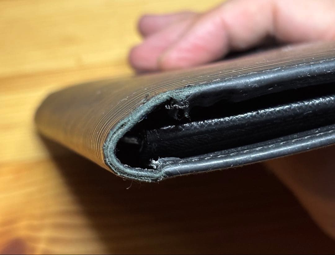 ルイヴィトン エピ ポルトフォイユ・ブラザ ノワール ブラック　長財布