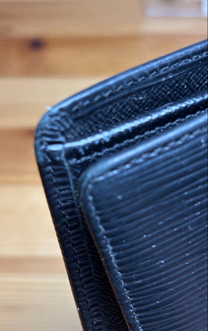 ルイヴィトン エピ ポルトフォイユ・ブラザ ノワール ブラック　長財布