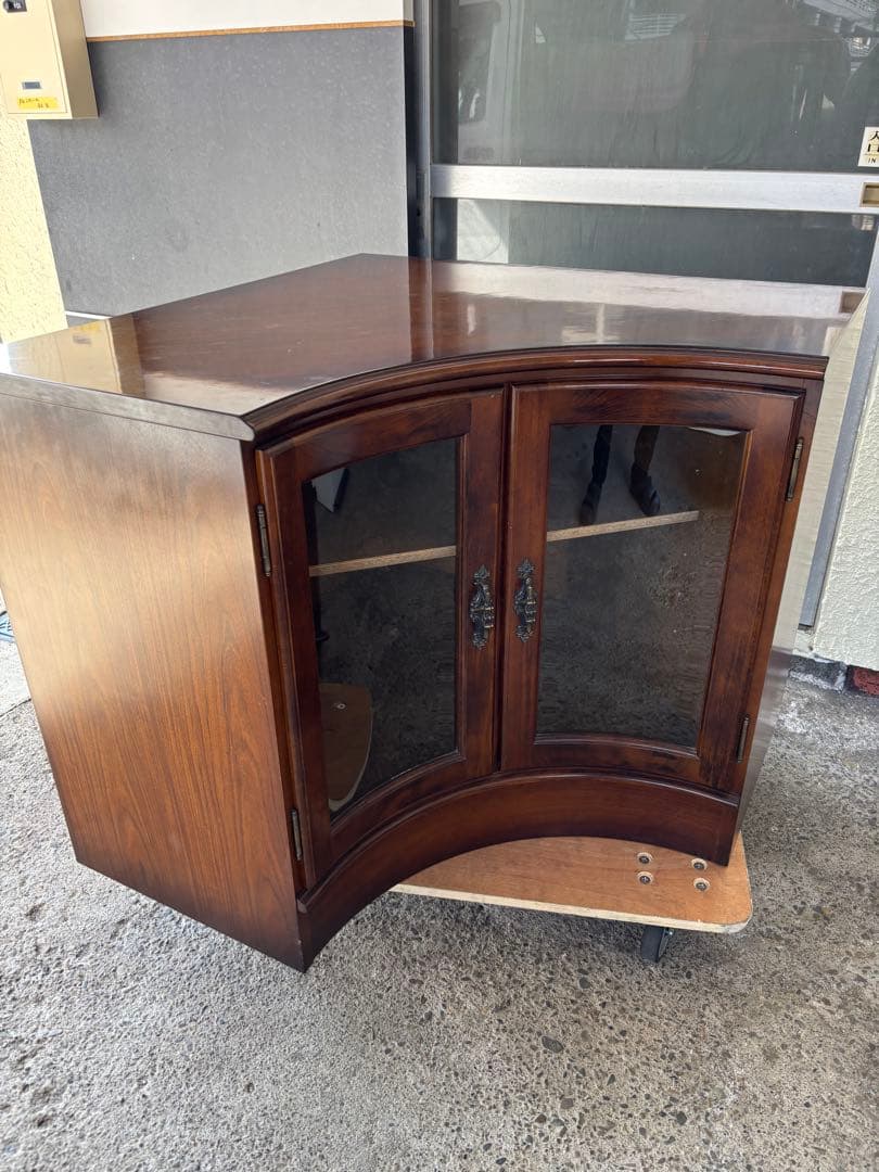 カリモク karimoku コーナーキャビネット ガラス扉 飾り棚 コロニアル