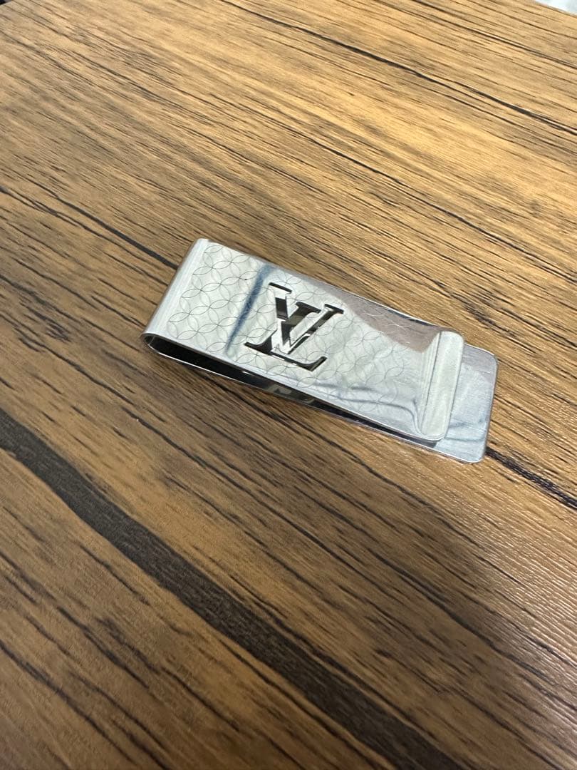 Louis Vuitton パンス ビエ シャンゼリゼ マネークリップ シルバー