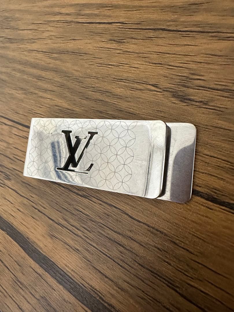 Louis Vuitton パンス ビエ シャンゼリゼ マネークリップ シルバー
