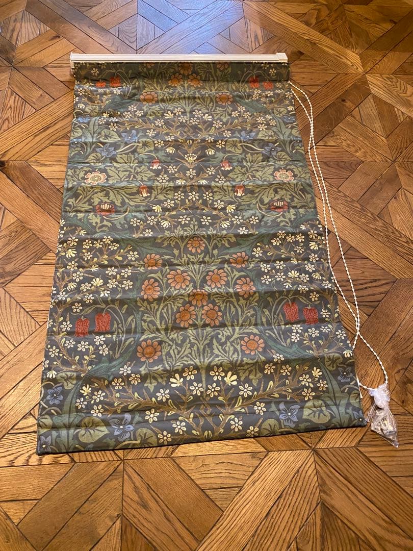 モーリスロールカーテン3セット、表示価額は、一つのみ