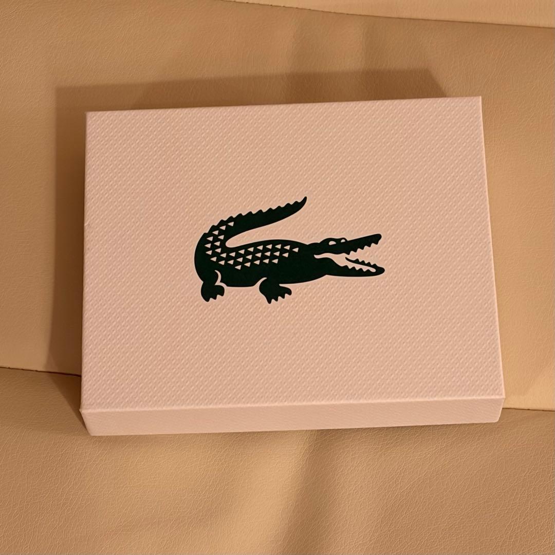 【新品】Lacoste ブラック 二つ折り財布 箱付き ラコステ 本革