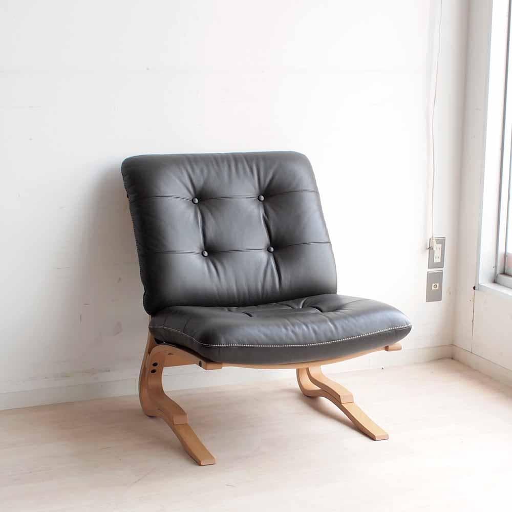 カリモク 曲木フレームのシングルソファ 本革 アームレスチェア ZR24201