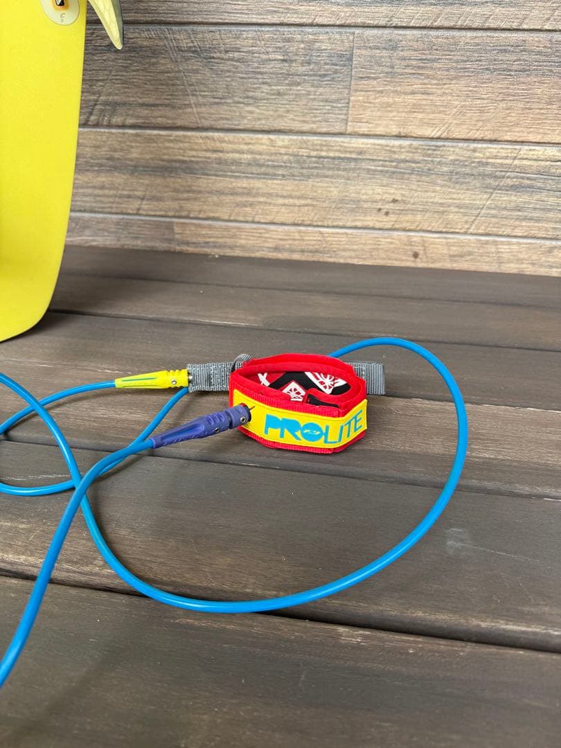 ジャスティス　イエローショートボード トライフィン