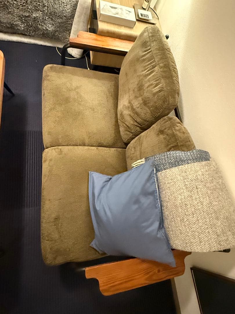 オリーブカラー コーデュロイ アーム付き2人掛けソファ(ソファのみ販売です)